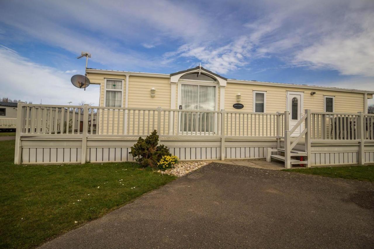 Brilliant Caravan For Hire At Manor Park In Hunstanton Norfolk Ref 23176K Hotel ภายนอก รูปภาพ