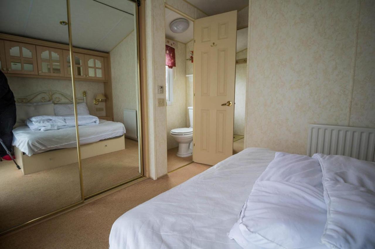 Brilliant Caravan For Hire At Manor Park In Hunstanton Norfolk Ref 23176K Hotel ภายนอก รูปภาพ
