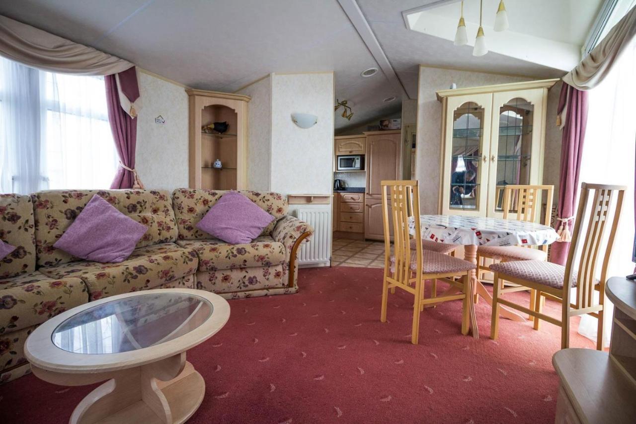 Brilliant Caravan For Hire At Manor Park In Hunstanton Norfolk Ref 23176K Hotel ภายนอก รูปภาพ