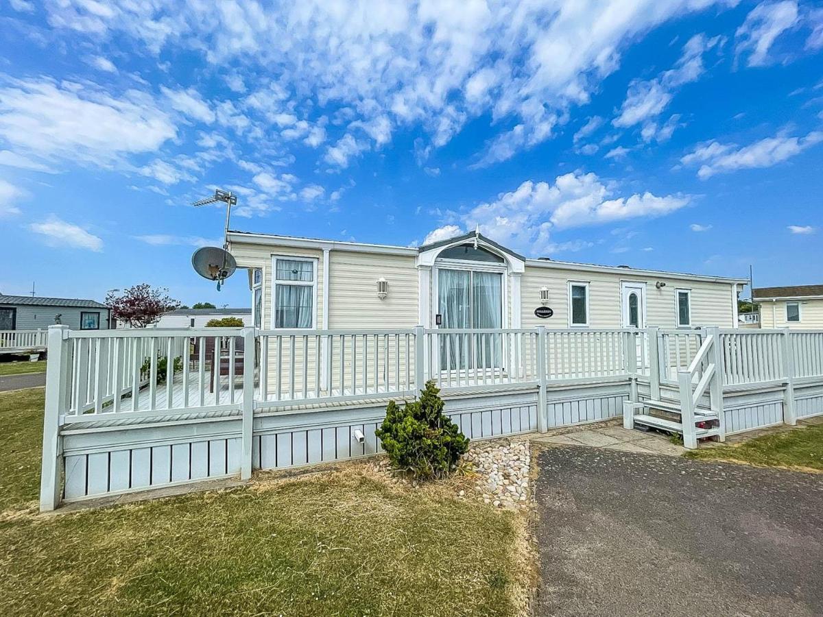 Brilliant Caravan For Hire At Manor Park In Hunstanton Norfolk Ref 23176K Hotel ภายนอก รูปภาพ