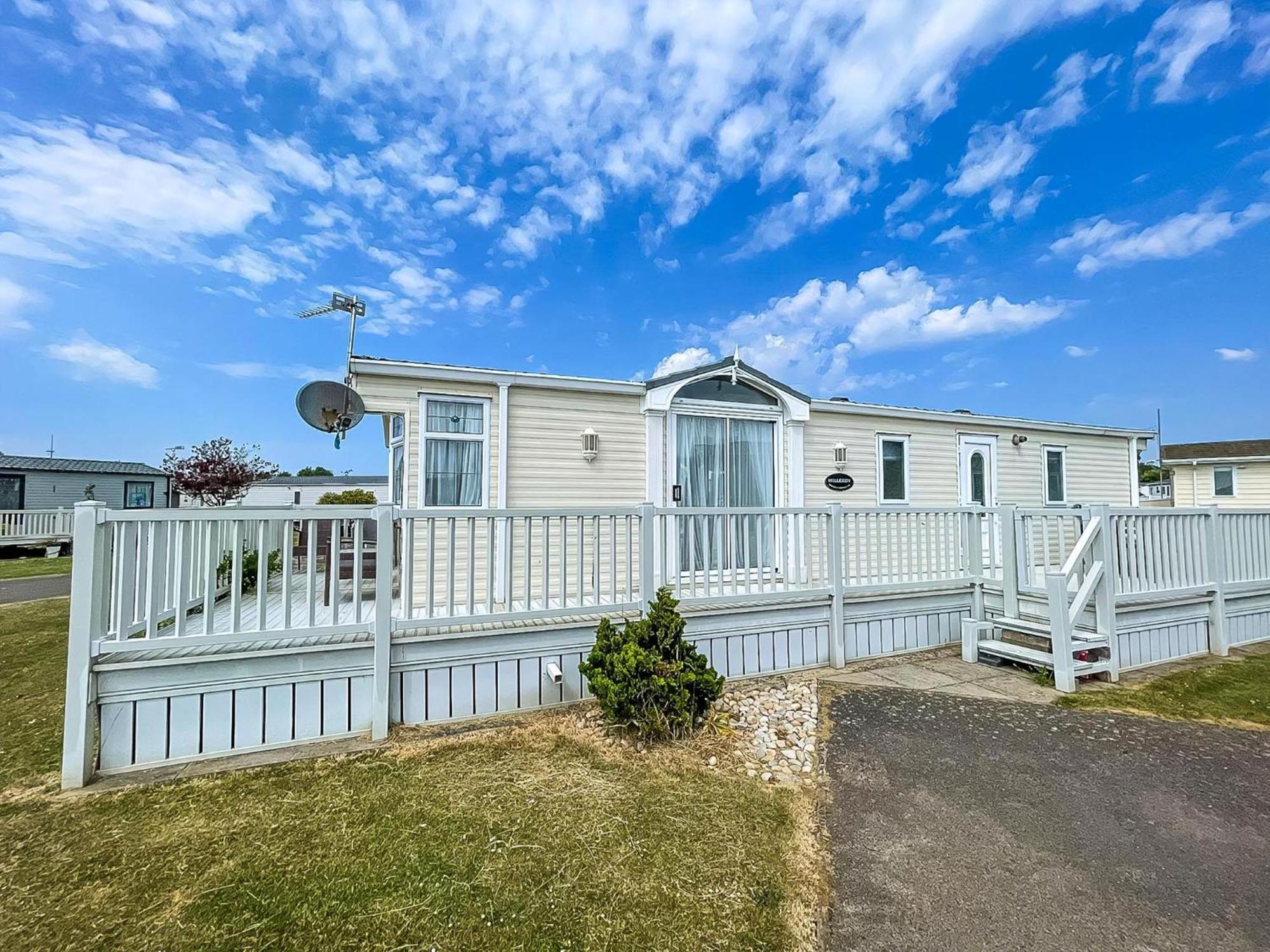 Brilliant Caravan For Hire At Manor Park In Hunstanton Norfolk Ref 23176K Hotel ภายนอก รูปภาพ